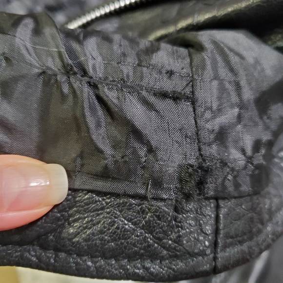 Xelement B8000 leather jacket - Picture 9 of 9